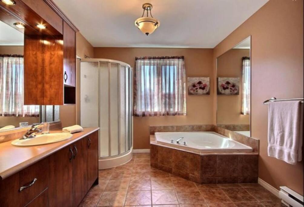 Holiday home Lovely With Heated Swimming Pool Quebec City