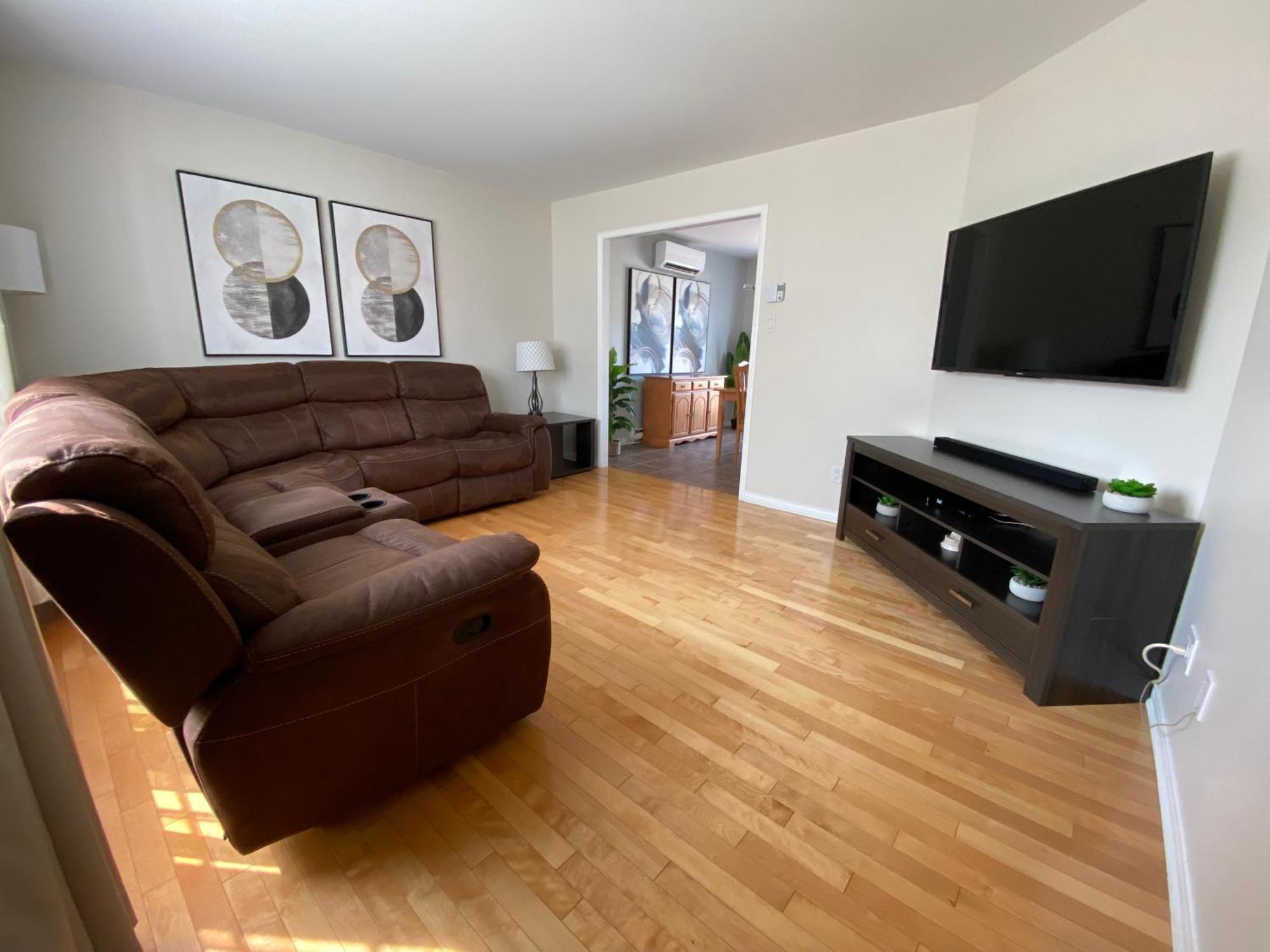 Lovely With Heated Swimming Pool * Quebec City