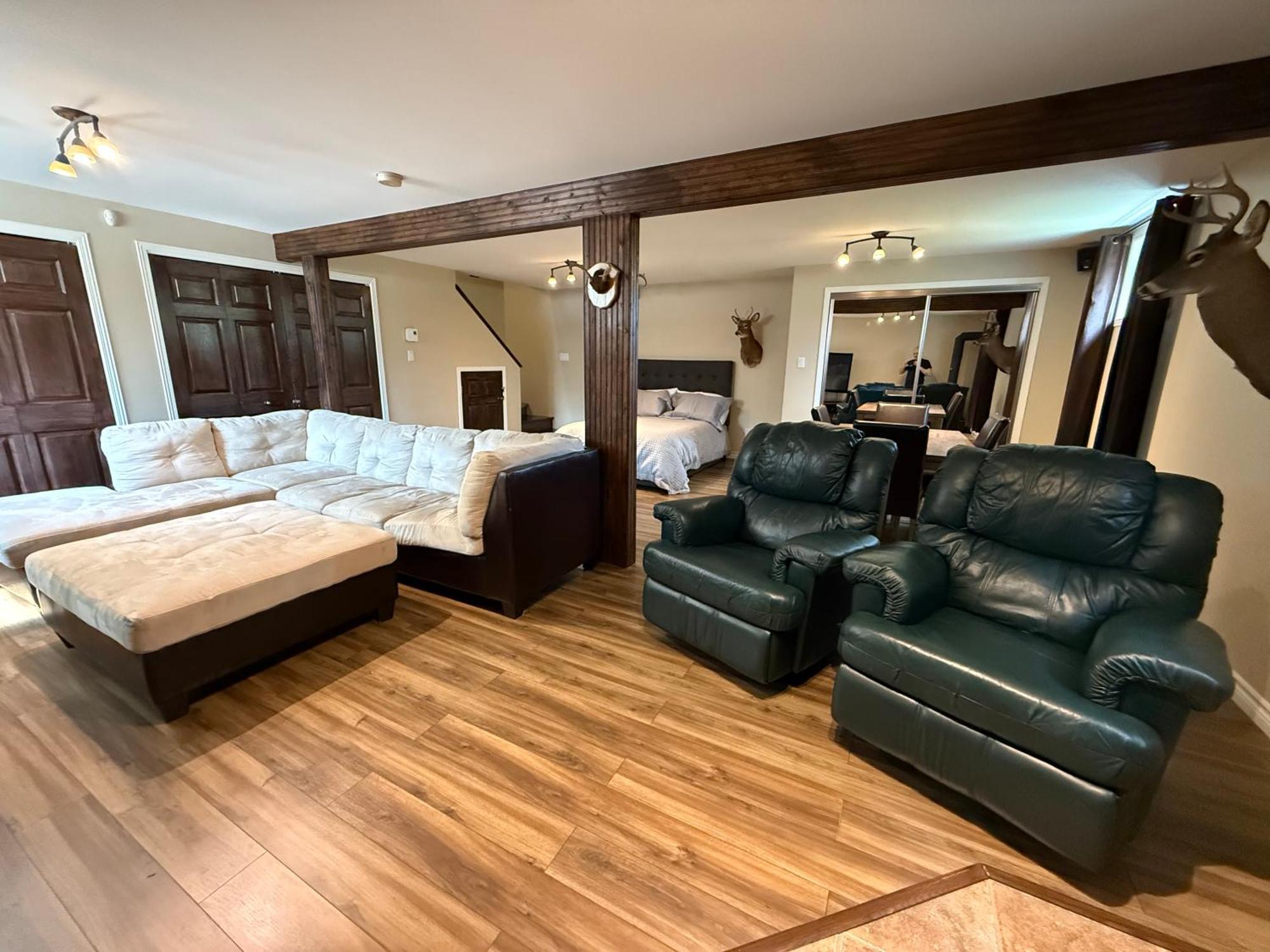 Lovely With Heated Swimming Pool * Quebec City